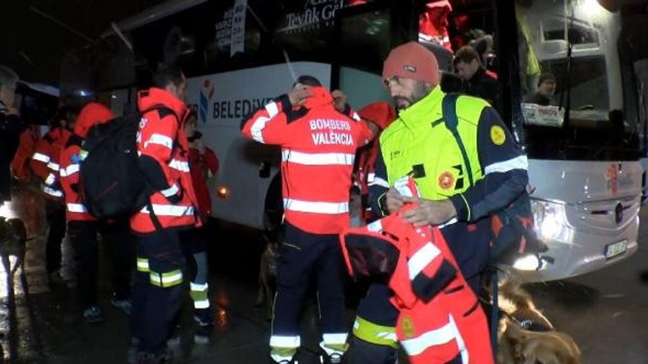 İspanya'dan gelen arama kurtarma ekibi deprem bölgesine gönderildi