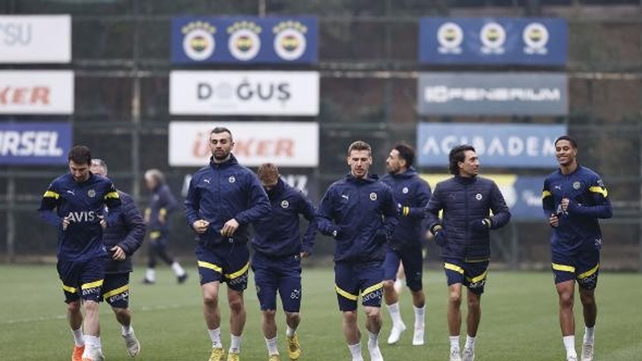 Fenerbahçe'de Batshuayi takımla çalıştı