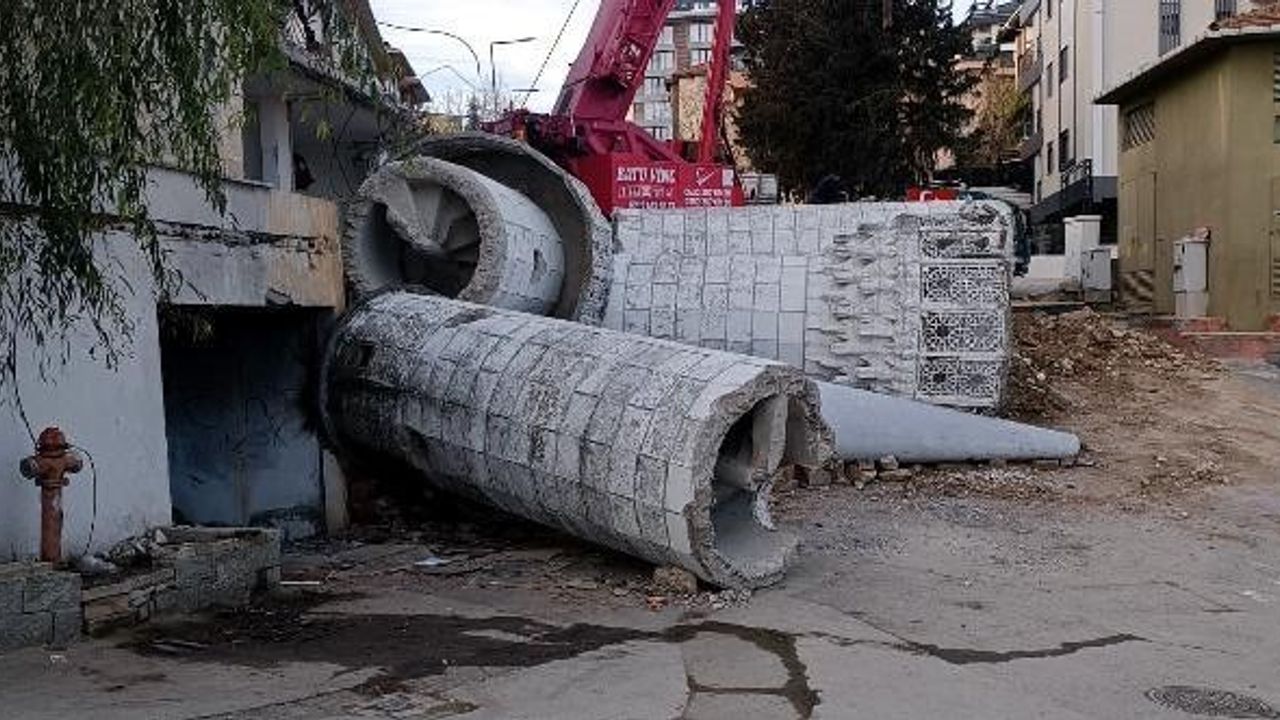 (Düzeltilerek yeniden) Üsküdar'da riskli olduğu belirlenen caminin yıkımına başlandı