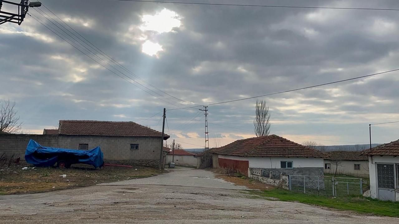 Emekli polis, oğlu ve boşanma aşamasındaki eşini İstanbul'da öldürüp, Kırklareli'deki tarlasına gömdü - Türkiye Kent Haber