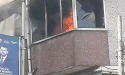 İstanbul - Güngören'de kombi patladı, yangın çıktı - 1