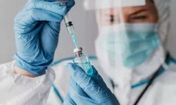 Dünya Aşı Haftası’nda uzmanı uyardı: Aşı karşıtları doktora danışmadan hareket etmesin