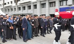 İstanbul - Şehit Emrah Büke için İstanbul İl Emniyet Müdürlüğü'nde tören
