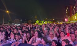 Bursa'da '19 Mayıs' coşkusunda Demet Akalın konseri
