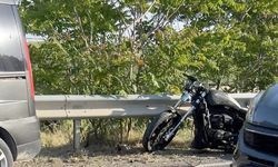 Hafif ticari araçla çarpışan motosikletin sürücüsü, hayatını kaybetti