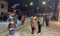 İstanbul-1 Mayıs nedeniyle kapatılan İstiklal Caddesi yaya trafiğine açıldı