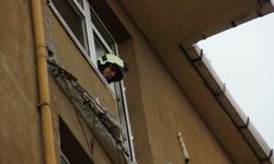 İstanbul-Avcılar'da balkonu çöken bina tahliye edildi-2 (Ek bilgi ve görüntülerle)