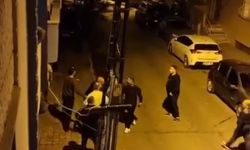 İstanbul - Bağcılar'da iki aile üyelerinin kemerli sopalı kavgası kamerada