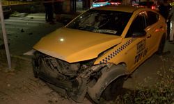 İstanbul- Pendik'te taksi ile otomobil çarpıştı: 2'si ağır 4 yaralı