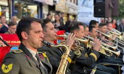 Edirne'de askeri bandonun 29 Ekim konserinde çocuklar şeflik yaptı