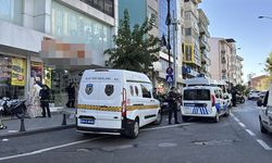 Mağaza çalışanı 1 kişiyi öldürdü, 1'i polis 4 kişiyi yaraladı