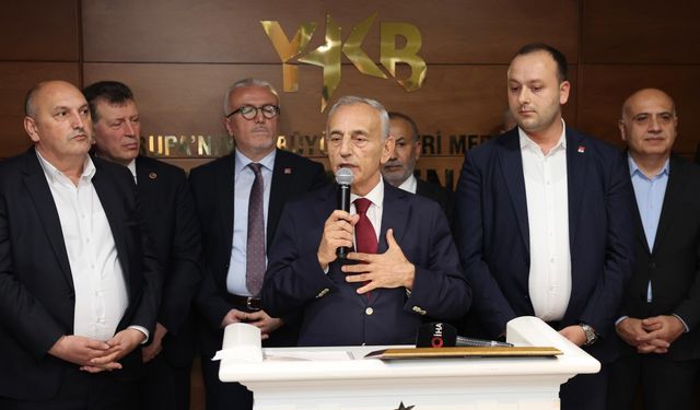 Küçükçekmece Belediye Başkanı Kemal Çebi, mazbatasını aldı