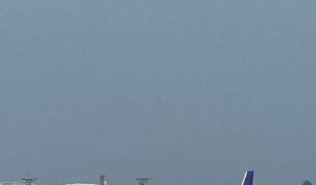 İstanbul - İstanbul Havalimanı'nda uçak gövdesi üstü indi - 2 (Ek görüntü)