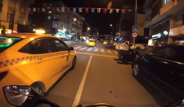 İstanbul - Sosyal medyada takipçi uğruna motosikletini yayaların üzerine sürerek dalga geçti