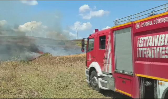 İstanbul- Silivri'de yangın itfaiye ekipleri tarafından söndürüldü