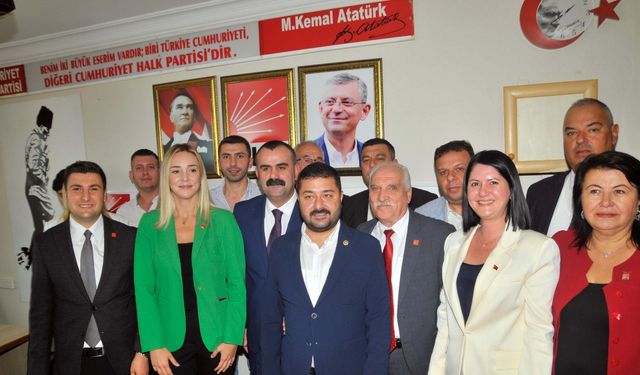 İYİ Parti'den istifa eden Uzunköprü Belediye Başkanı Martin, CHP'ye katıldı