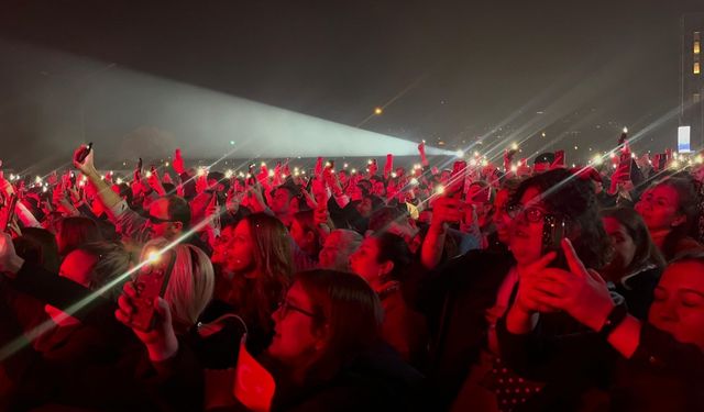 Cumhuriyet'in 101'inci yılında 'Berkay' konseri