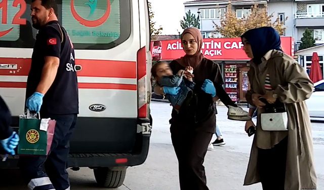 AVM'de eli yürüyen merdivene sıkışan 4 yaşındaki Eslem'in parmağı koptu