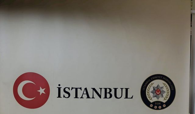 İstanbul-Taksim'de 'Cadılar Bayramı' partisinde 6 kişinin telefonunu çaldılar