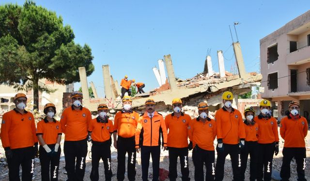 Yıldırım Belediyesi Arama Kurtarma ekibinden deprem tatbikatı