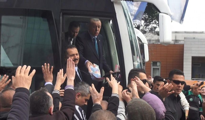 BURSA Cumhurbaşkanı Erdoğan, Bursa’da; çocuklara oyuncak Togg dağıttı (VİDEO EKLENDİ)