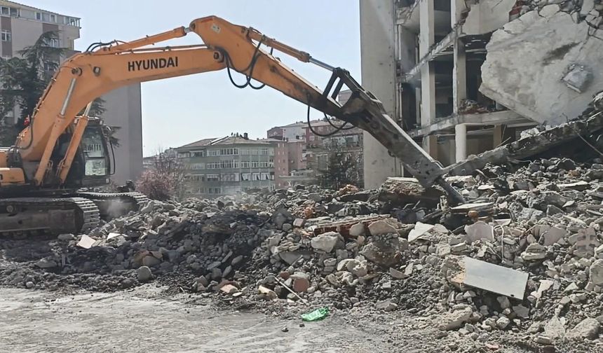 İstanbul - Gayrettepe'deki 'Birinci Şube' binası yıkıldı