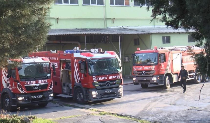 İstanbul - (Geniş haber) Küçükçekmece'de halı fabrikasında yangın