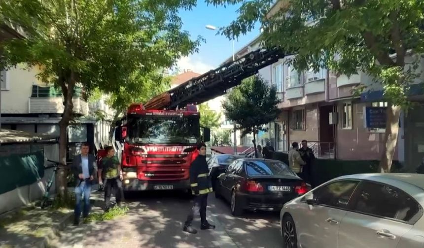 İstanbul- Avcılar’da balkonda mahsur kalan anne ve oğlunu itfaiye kurtardı