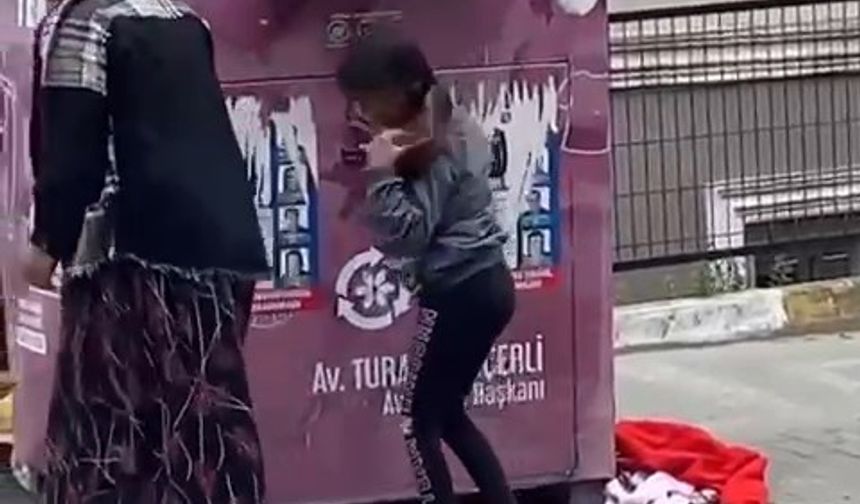 İstanbul- Avcılar'da giysi kumbarasından hırsızlık kamerada