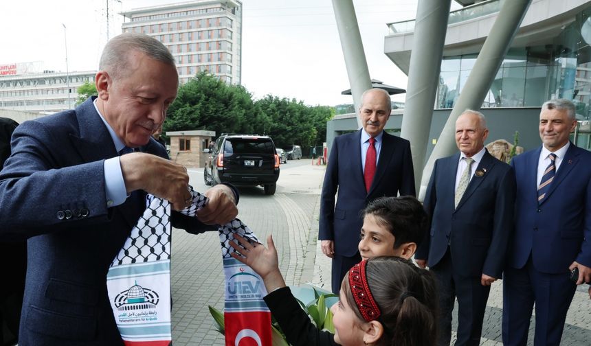 İstanbul - Cumhurbaşkanı Erdoğan: Netanyahu adını Gazze kasabı olarak tarihe utançla yazdırmıştır - 1