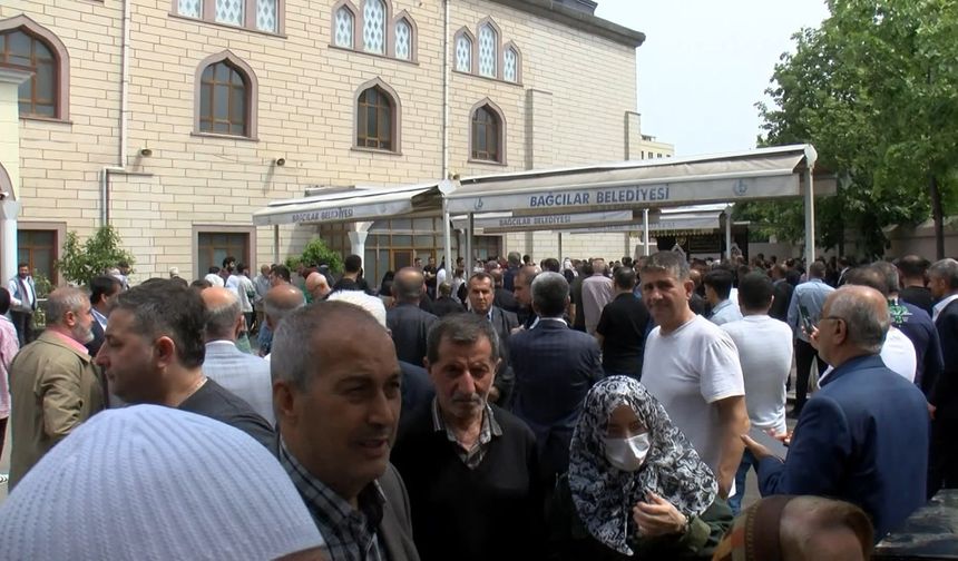 İstanbul- Esenler'de tornavidayla öldürülen Ruhat Karasu için cenaze töreni düzenlendi