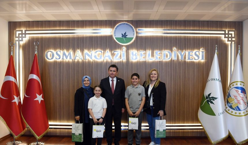 Osmangazi'nin 10 yaşındaki Belediye Başkanı Zeynep Aktaş: okullardaki güvenliğin artmasını istedi