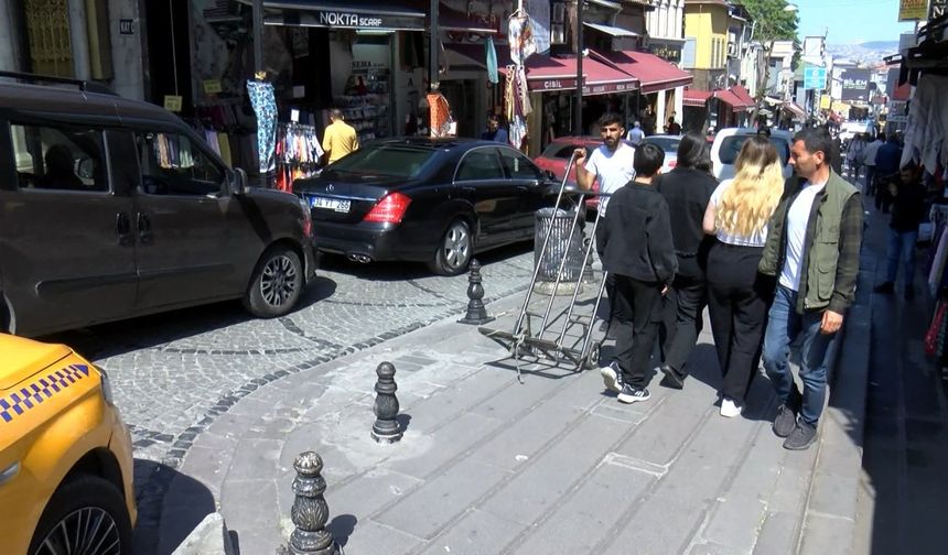 İstanbul - Fatih'te 15 yaşındaki çalışan, tartıştığı turist müşteriyi 2 gün sonra sokakta bıçakladı